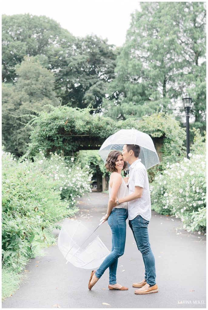 brooklyn botanic garden engagement photographer, rainy day shoot, umbrellas