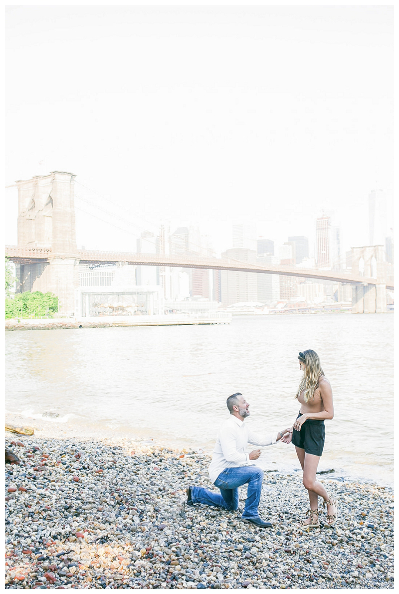 Brooklyn Bridge proposal captured by NYC proposal photographer Karina Mekel